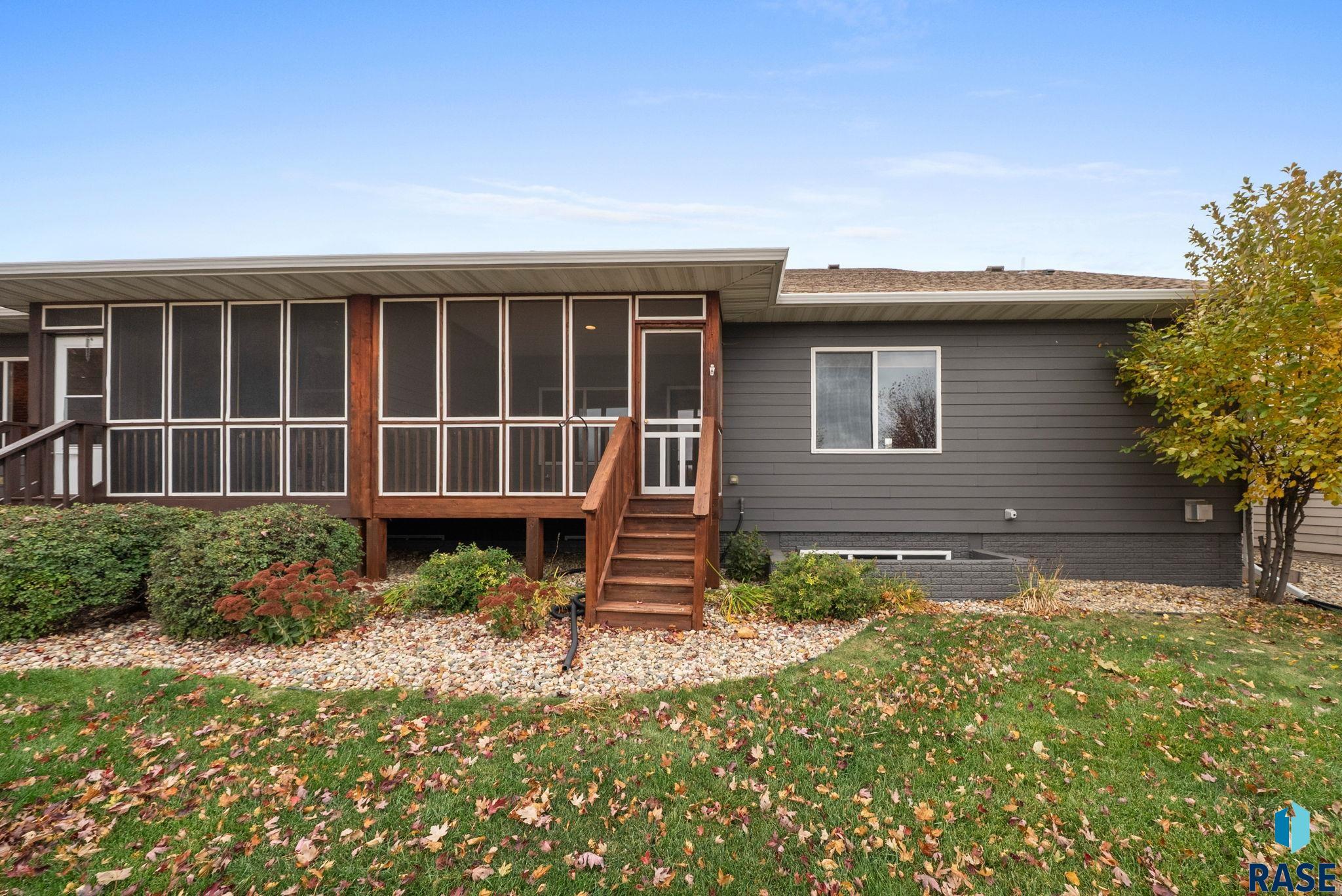 Sioux Falls, South Dakota 57108, United States, 3 Bedrooms Bedrooms, ,3 BathroomsBathrooms,Residential,Active,235602