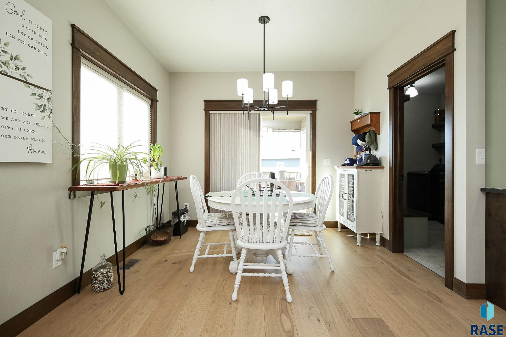 Tea, South Dakota 57064, United States, 5 Bedrooms Bedrooms, ,3 BathroomsBathrooms,Residential,Active,90720