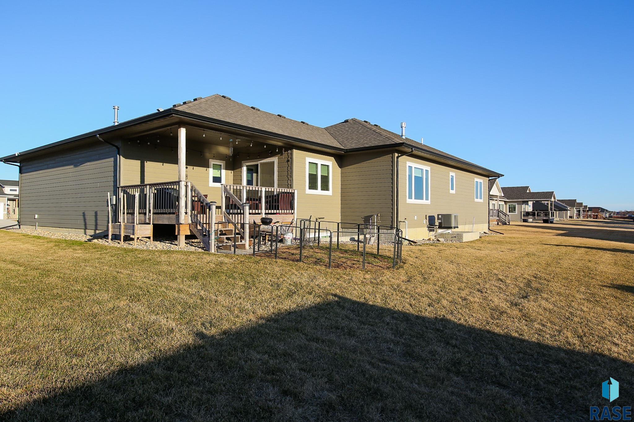 Tea, South Dakota 57064, United States, 5 Bedrooms Bedrooms, ,3 BathroomsBathrooms,Residential,Active,90720