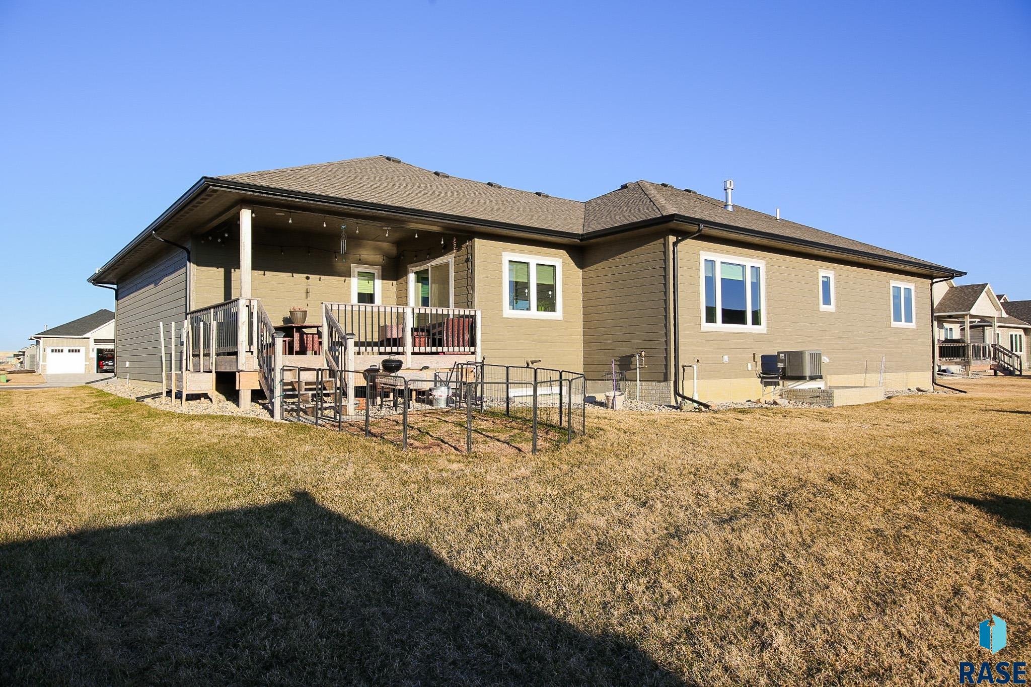 Tea, South Dakota 57064, United States, 5 Bedrooms Bedrooms, ,3 BathroomsBathrooms,Residential,Active,90720