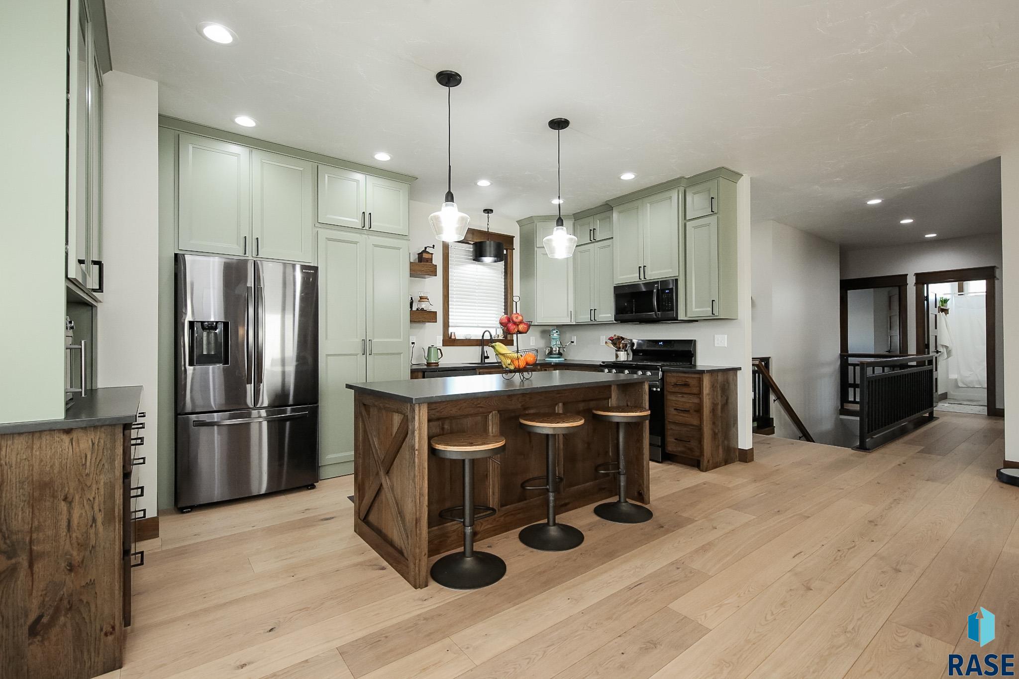 Tea, South Dakota 57064, United States, 5 Bedrooms Bedrooms, ,3 BathroomsBathrooms,Residential,Active,90720