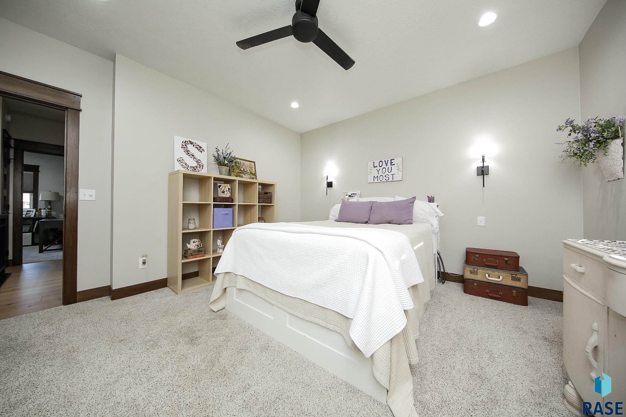 Tea, South Dakota 57064, United States, 5 Bedrooms Bedrooms, ,3 BathroomsBathrooms,Residential,Active,90720