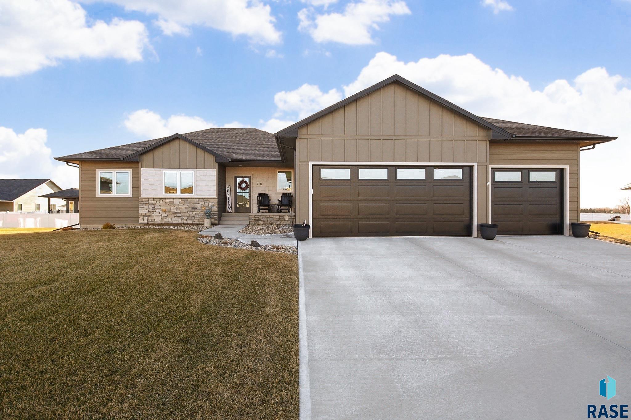 Tea, South Dakota 57064, United States, 5 Bedrooms Bedrooms, ,3 BathroomsBathrooms,Residential,Active,90720