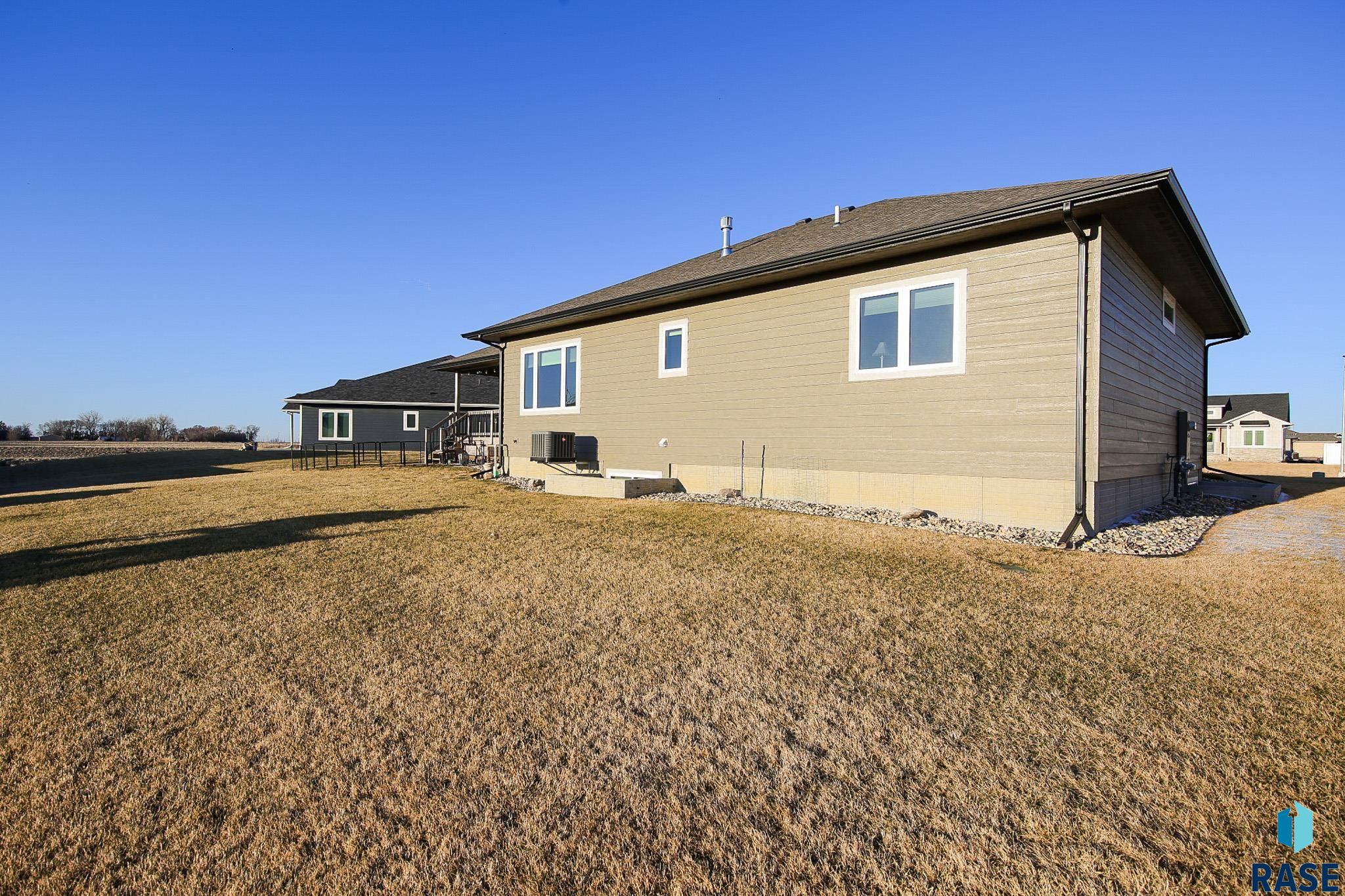 Tea, South Dakota 57064, United States, 5 Bedrooms Bedrooms, ,3 BathroomsBathrooms,Residential,Active,90720