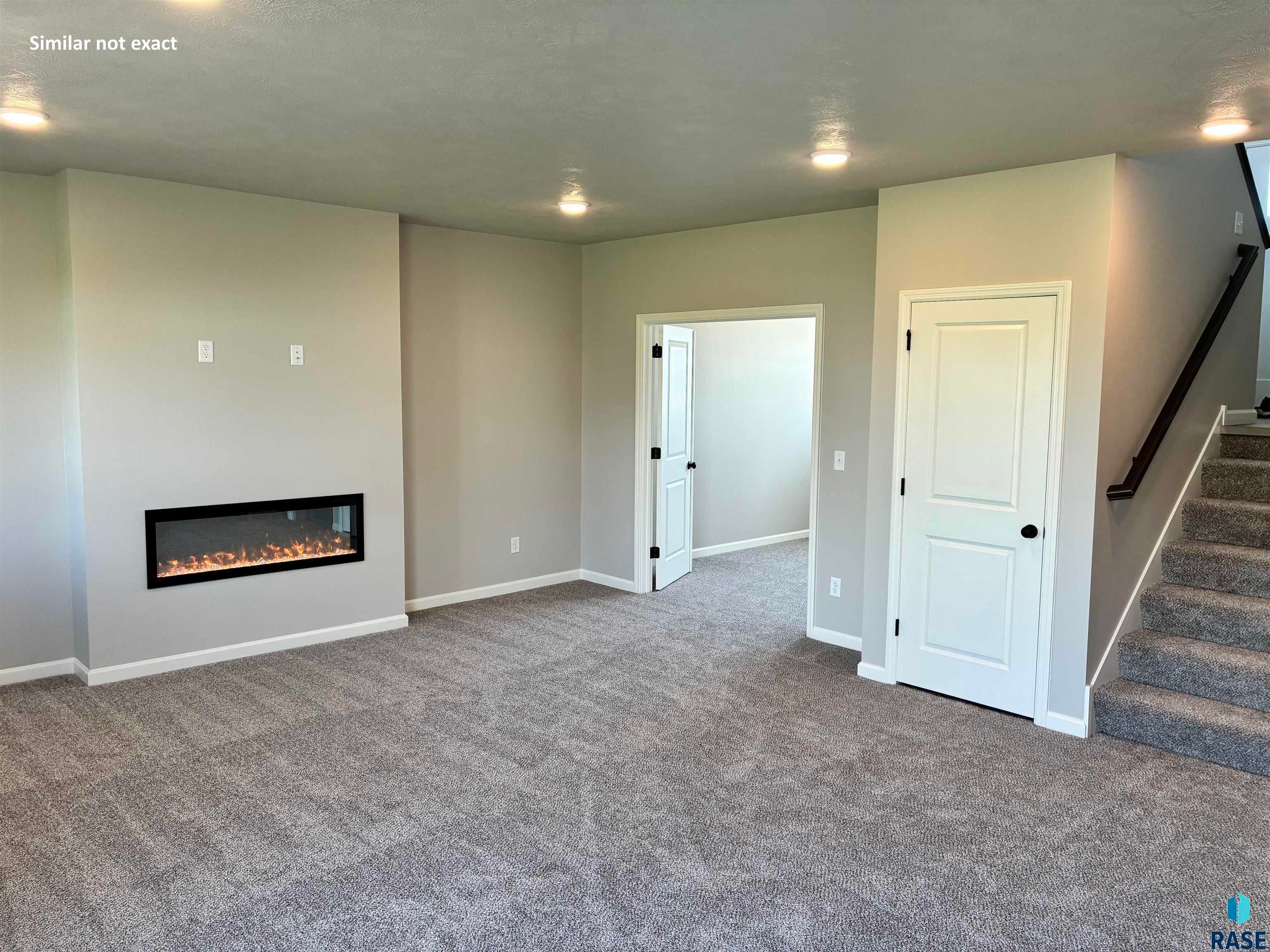 1007 Estate St