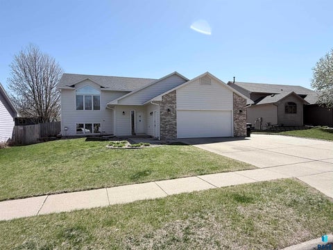 Homes For Sale - 6400 S Crane Avenue<br/> Sioux Falls, SD 57108