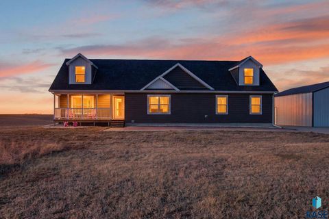 Homes For Sale - 46098 274th Street<br/> Chancellor, SD 57015