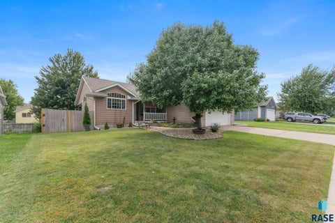 Photo of 7015 W 52nd St, Sioux Falls, SD 57106 (MLS # 22607305)