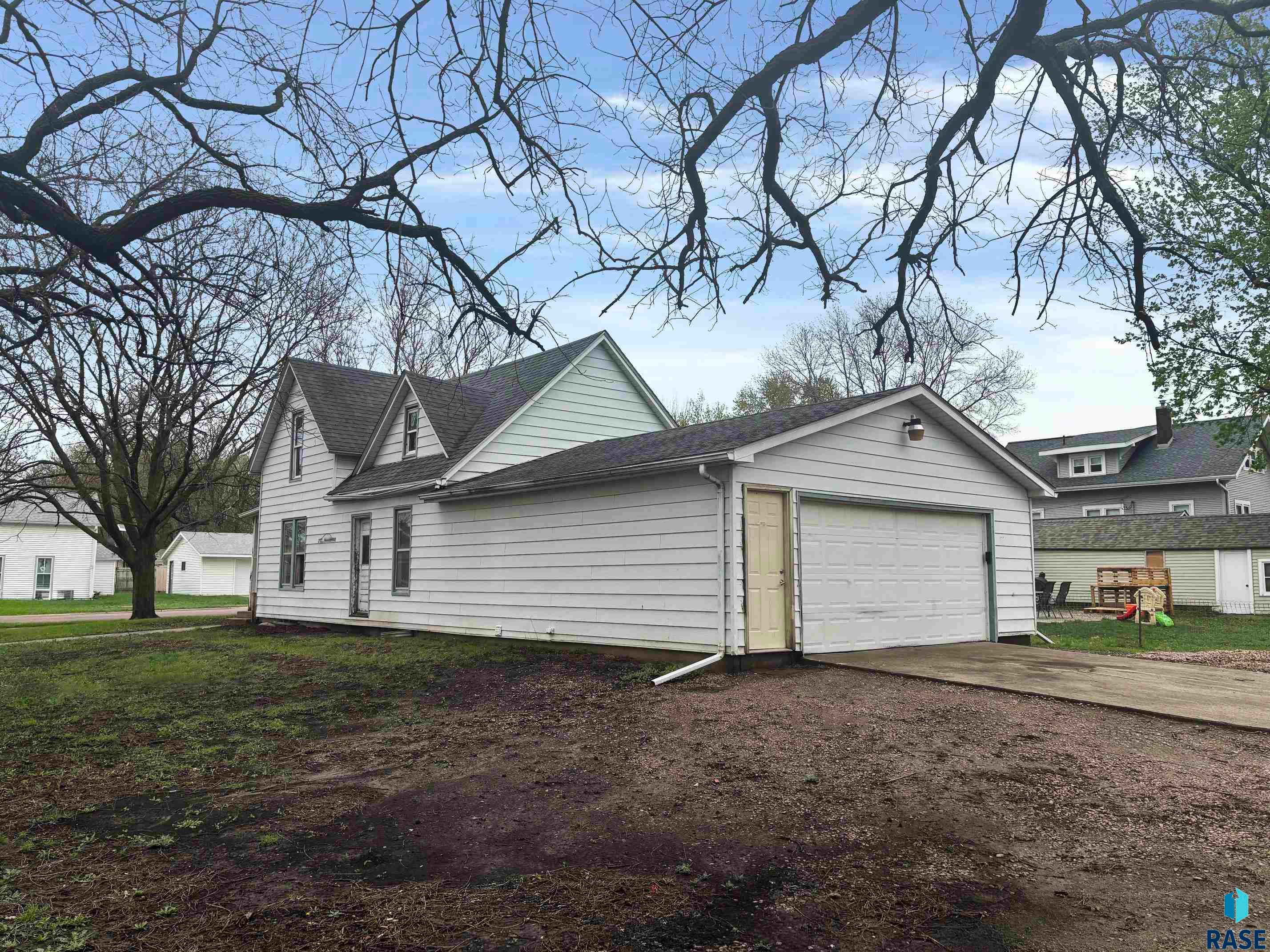 304 N Bartlett St - Photo 3