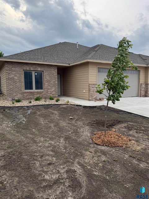 Townhouse For Sale - 7407 S Grand Arbor Court<br/> Sioux Falls, SD 57108