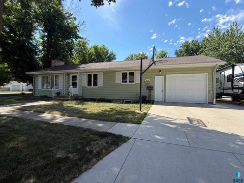 Homes For Sale - 401 W Crawford Street<br/> Luverne, MN 56156