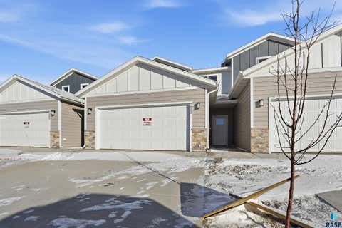 Townhouse For Sale - 6906 E Brooks Edge Place<br/> Sioux Falls, SD 57110