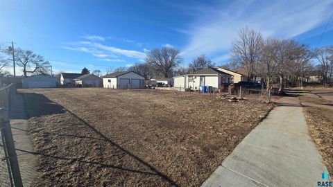 Photo of 1007 N Van Eps St, Sioux Falls, SD 57103 (MLS # 22603089)