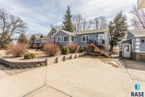 Photo of 30175 477th Ave, Alcester, SD 57001 (MLS # 22601952)