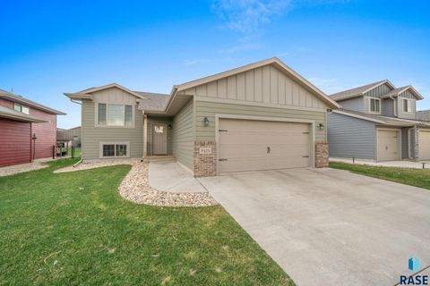 Photo of 9425 W Liam St, Sioux Falls, SD 57106 (MLS # 22602648)
