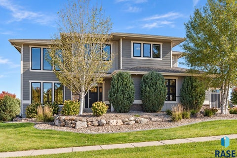 Photo of 2308 S Durango Dr, Sioux Falls, SD 57110 (MLS # 22608094)