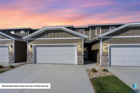 Townhouse For Sale - 4614 E Whisper Ridge Place<br/> Sioux Falls, SD 57108