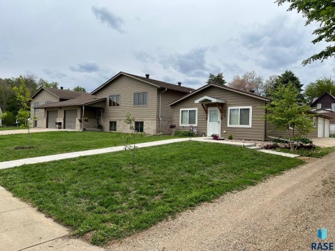 Multifamily For Sale - 502 E 4th Street<br/> Canton, SD 57013