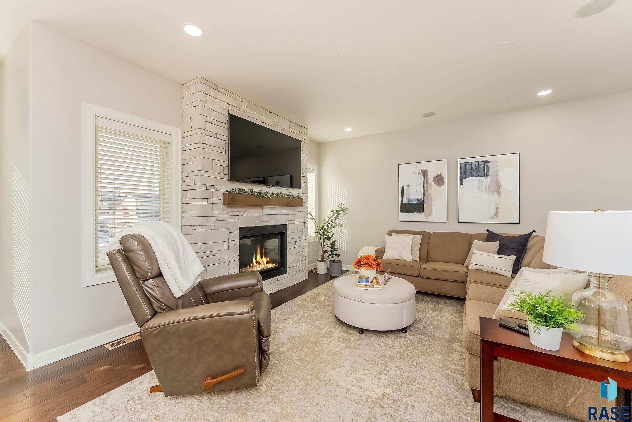 6301 E Jasper Cir