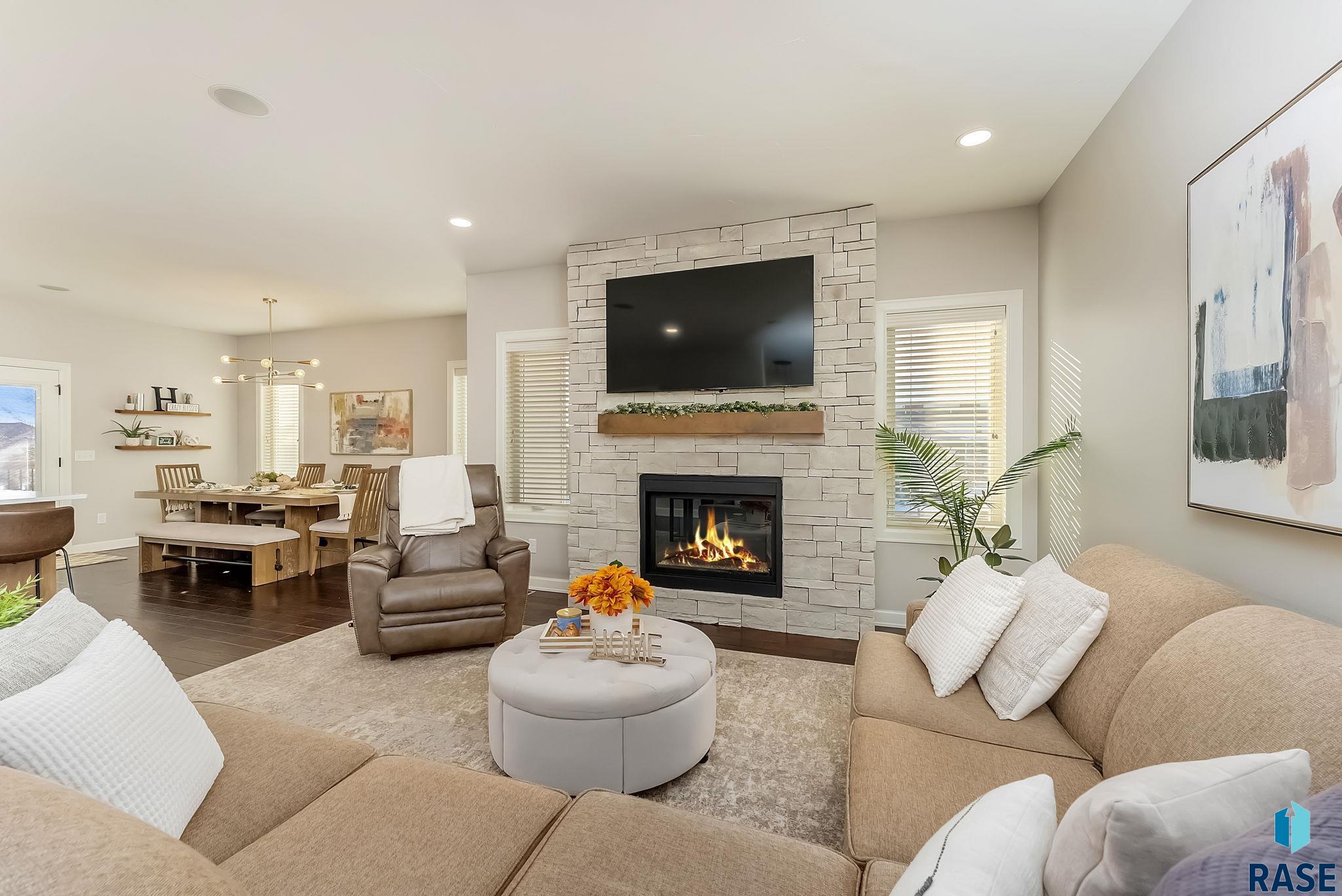 6301 E Jasper Cir