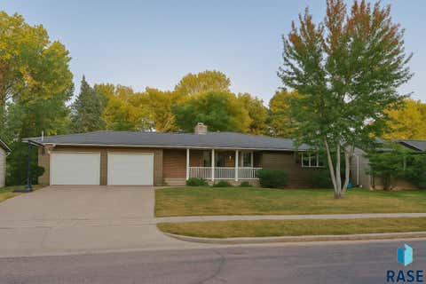 Photo of 4108 S Teakwood Ave, Sioux Falls, SD 57103 (MLS # 22605862)