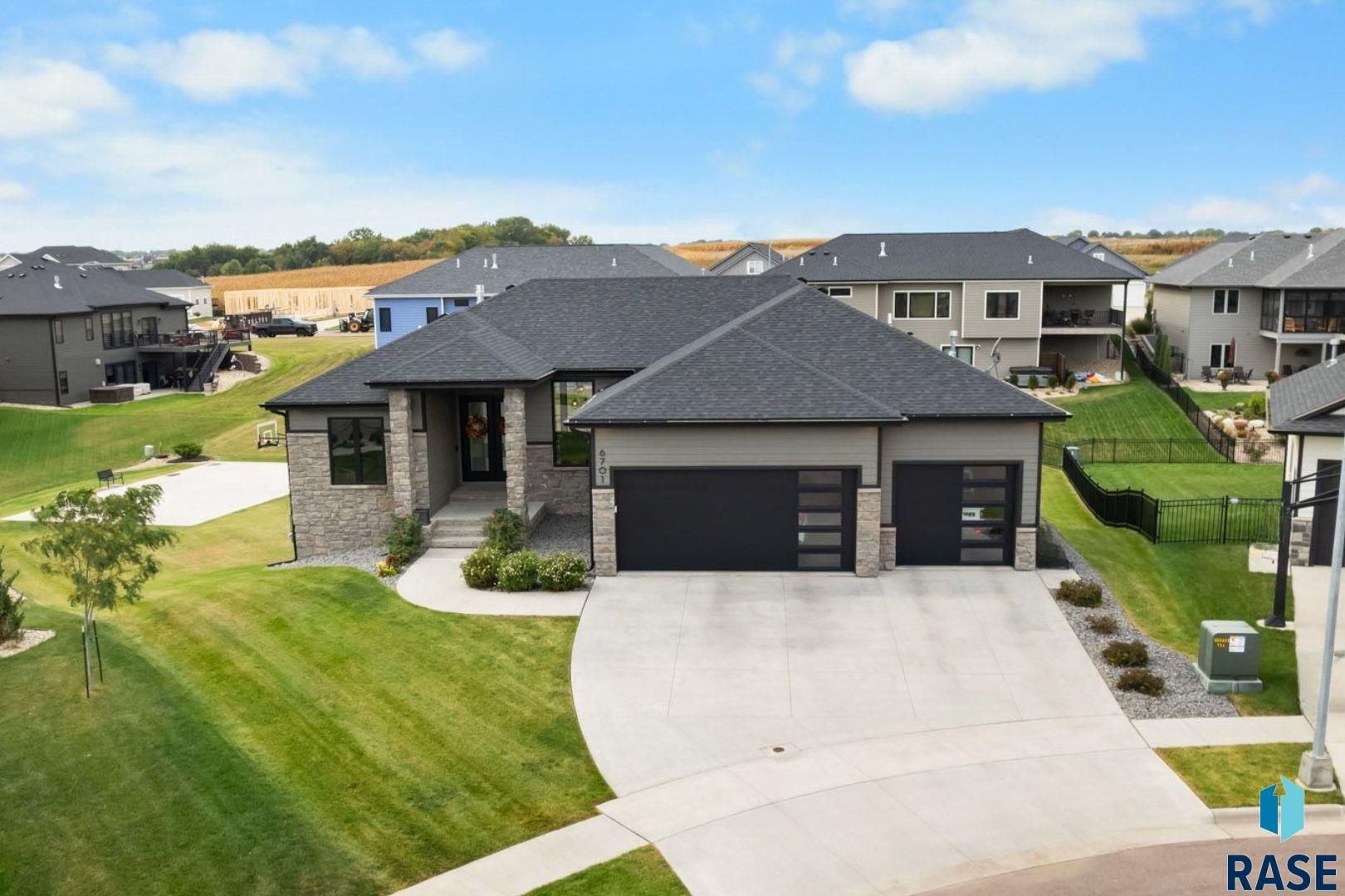 6701 E Spitfire Cir