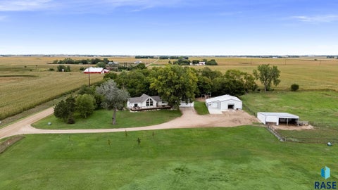 Photo of 27534 464th Ave, Lennox, SD 57039 (MLS # 22607315)