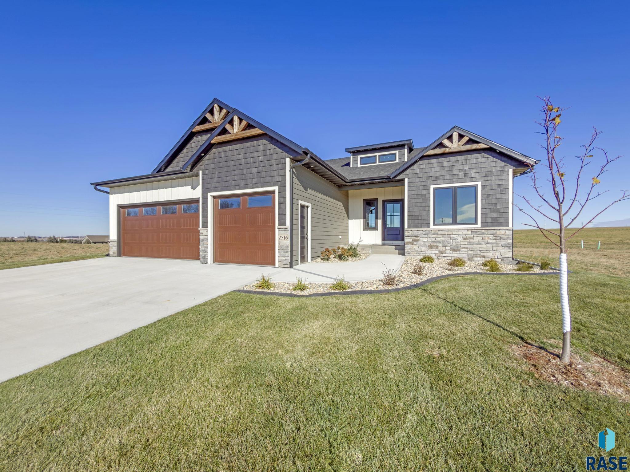 2516 E Chestnut Trl