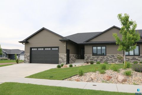 Townhouse For Sale - 2701 W Oak Hill Drive<br/> Sioux Falls, SD 57108