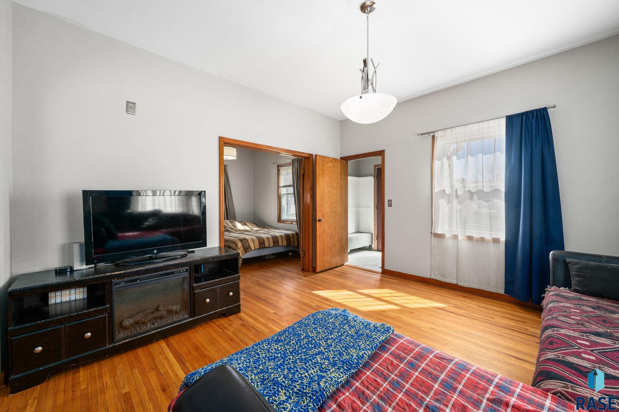 1737 S 7th Ave