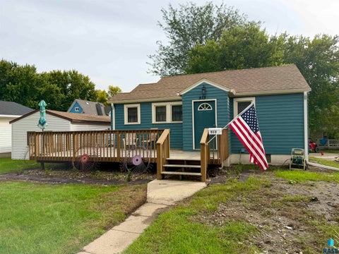 Homes For Sale - 513 W Lincoln Street<br/> Luverne, MN 56156