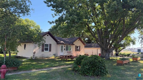 Homes For Sale - 302 N 2nd Street<br/> Union County, Beresford, SD 57004