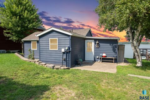 Homes For Sale - 316 Best Point Drive<br/> Madison, SD 57042