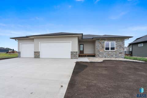 Homes For Sale - 911 Sundance Street<br/> Valley Springs, SD 57068