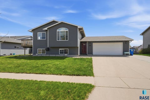 Homes For Sale - 504 Tessa Avenue<br/> Hartford, SD 57033