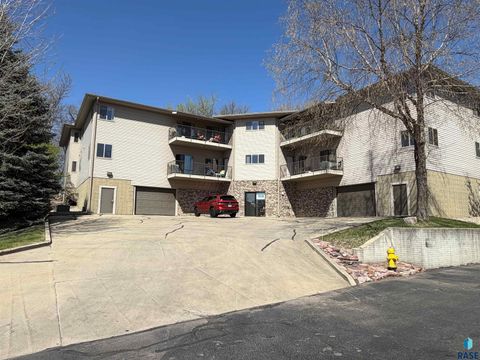 Photo of 1536 S Southeastern Ave 203 #203, Sioux Falls, SD 57103 (MLS # 22602753)