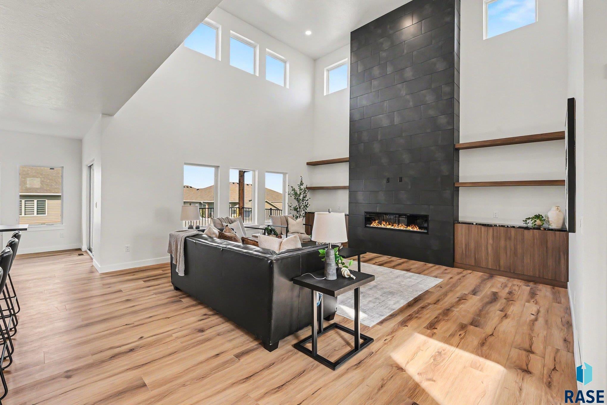 2605 S Maplewood Ave