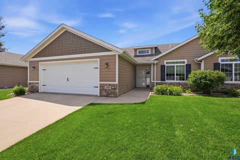 Townhouse For Sale - 205 E 81st Place<br/> Sioux Falls, SD 57108