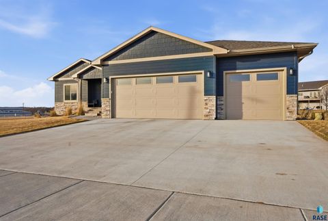 Homes For Sale - 604 Elizabeth Avenue<br/> Baltic, SD 57003