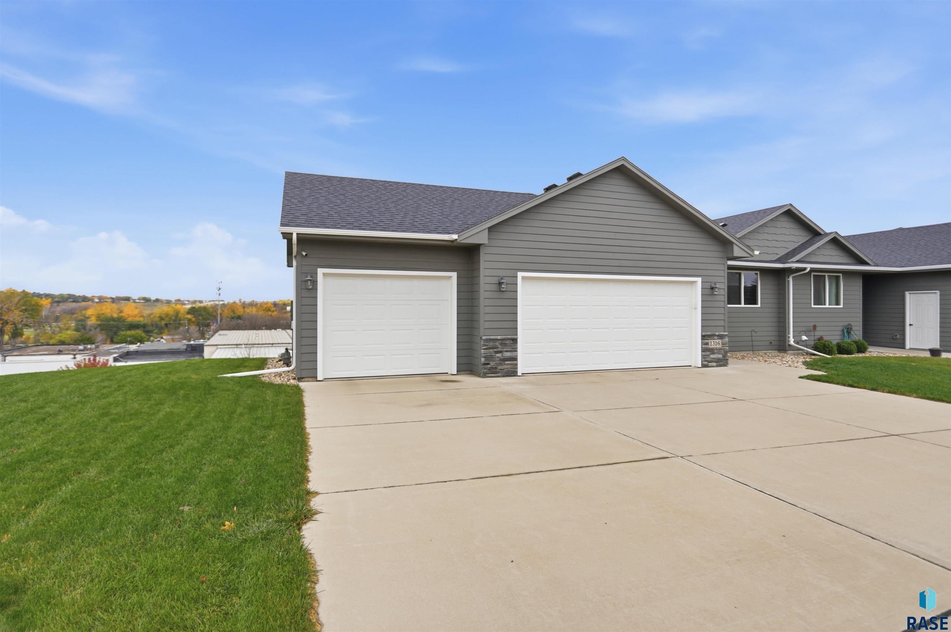 1316 N Archer Dr