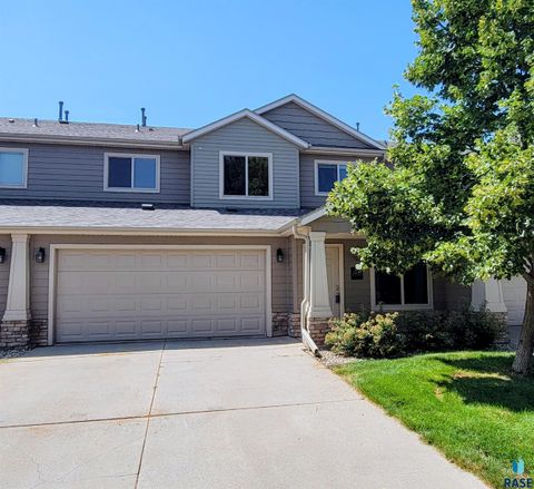 Townhouse For Sale - 2905 E Indigo Place<br/> Lincoln County, Sioux Falls, SD 57108