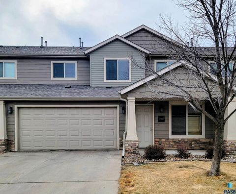 Townhouse For Sale - 2905 E Indigo Place<br/> Sioux Falls, SD 57108