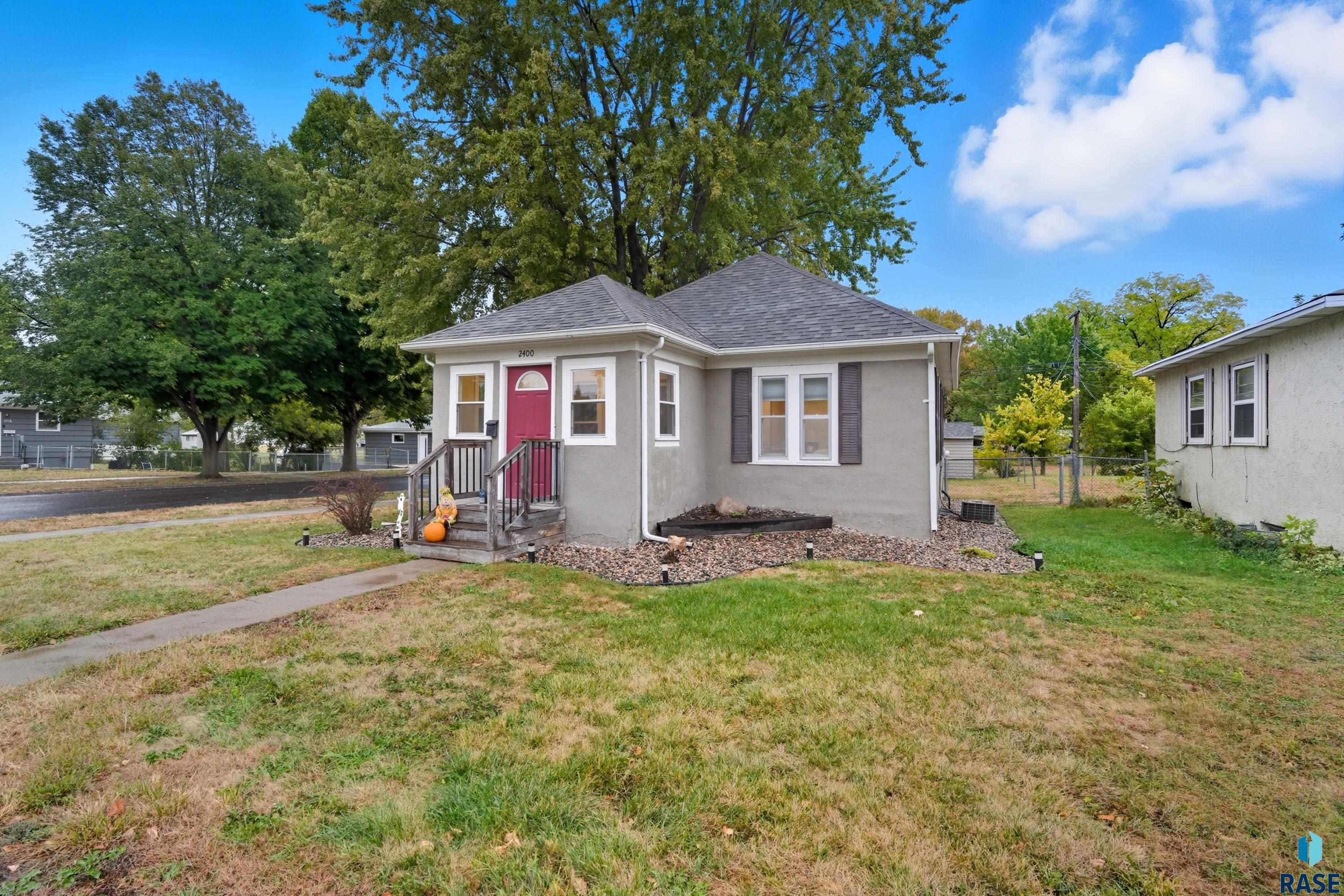 Sioux Falls, South Dakota 57105, United States, 3 Bedrooms Bedrooms, ,1 BathroomBathrooms,Residential,Active,228173