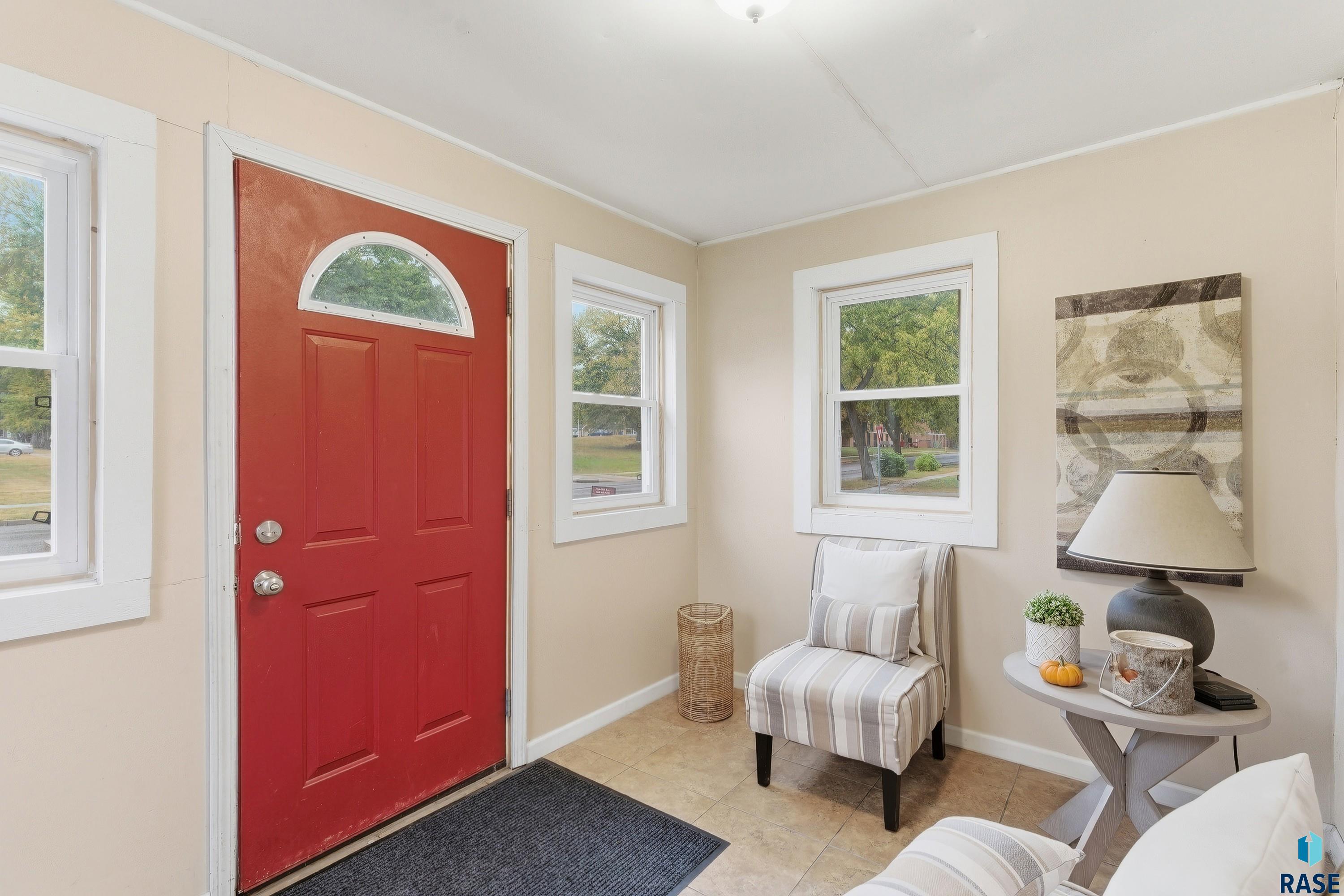 Sioux Falls, South Dakota 57105, United States, 3 Bedrooms Bedrooms, ,1 BathroomBathrooms,Residential,Active,228173