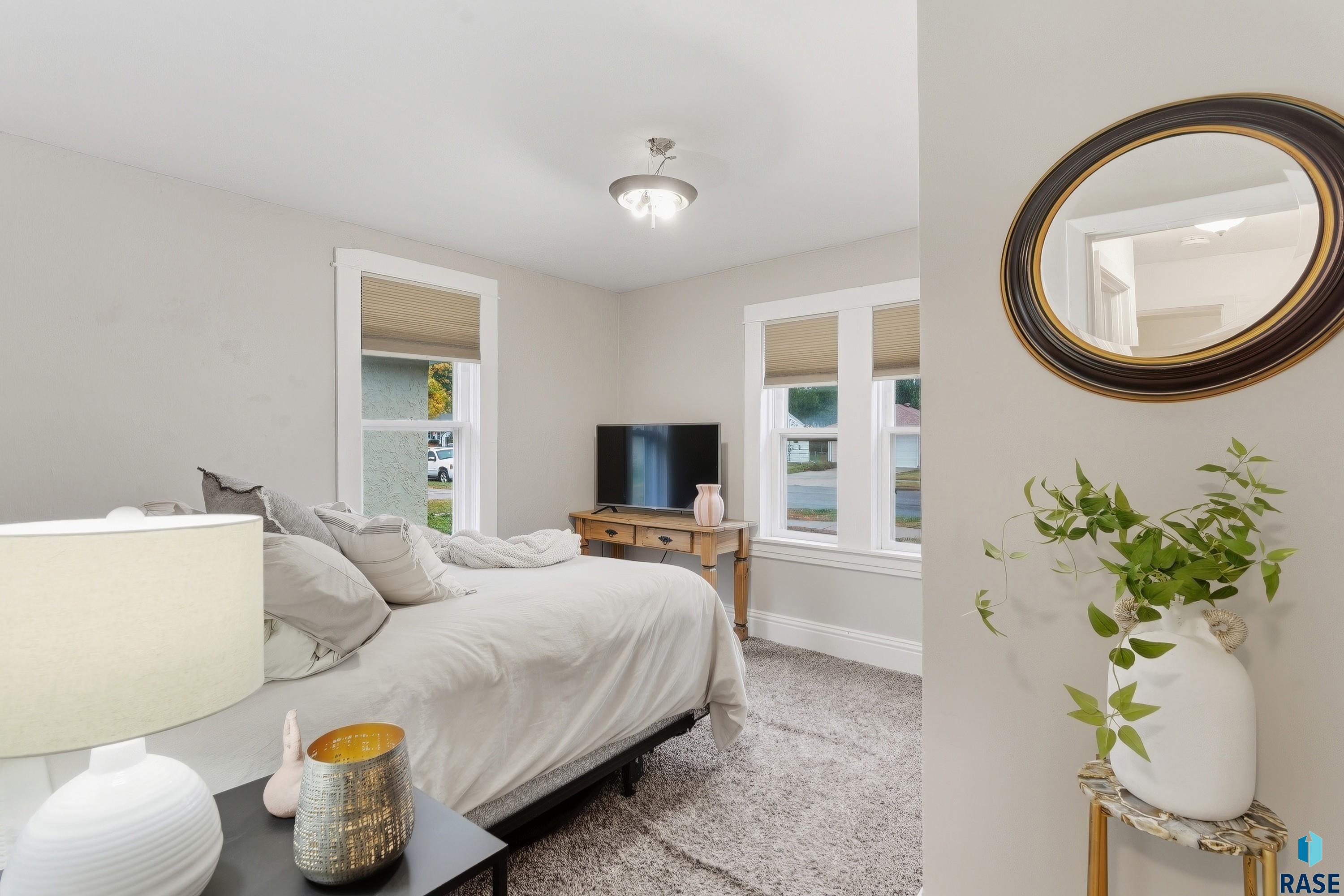 Sioux Falls, South Dakota 57105, United States, 3 Bedrooms Bedrooms, ,1 BathroomBathrooms,Residential,Active,228173