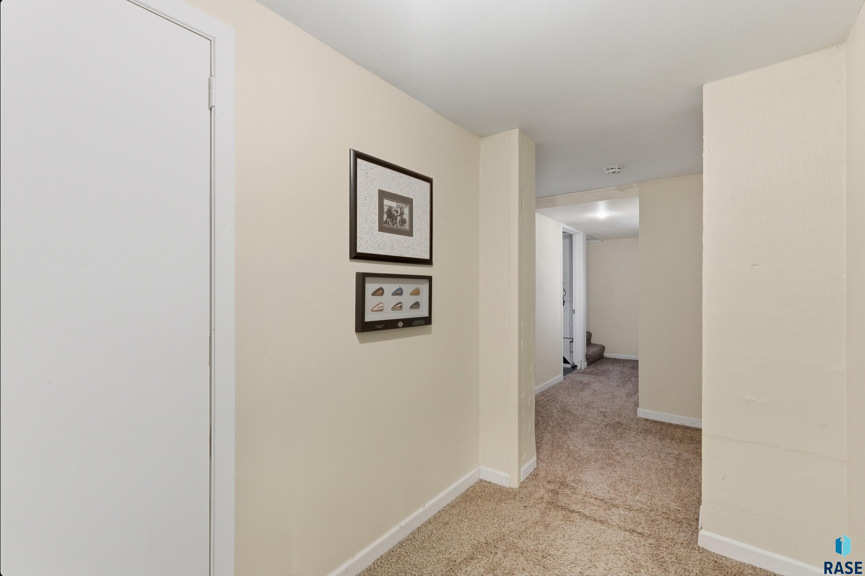 Sioux Falls, South Dakota 57105, United States, 3 Bedrooms Bedrooms, ,1 BathroomBathrooms,Residential,Active,228173