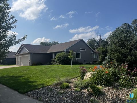 Homes For Sale - 1100 Miah Street<br/> Harrisburg, SD 57032