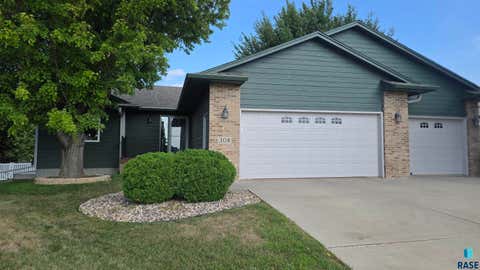 Homes For Sale - 308 Prairie Circle<br/> Harrisburg, SD 57032