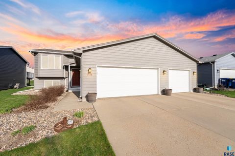 Photo of 7516 S Bell Cir, Sioux Falls, SD 57108 (MLS # 22602839)