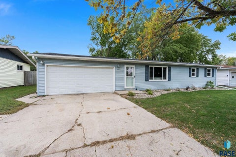 Homes For Sale - 217 N Needles Drive<br/> Brandon, SD 57005